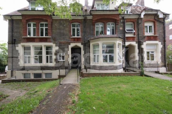 			NEW INSTRUCTION!, 3 Bedroom, 1 bath, 1 reception Apartment			 Mount View Road, FINSBURY PARK-STROUD GREEN